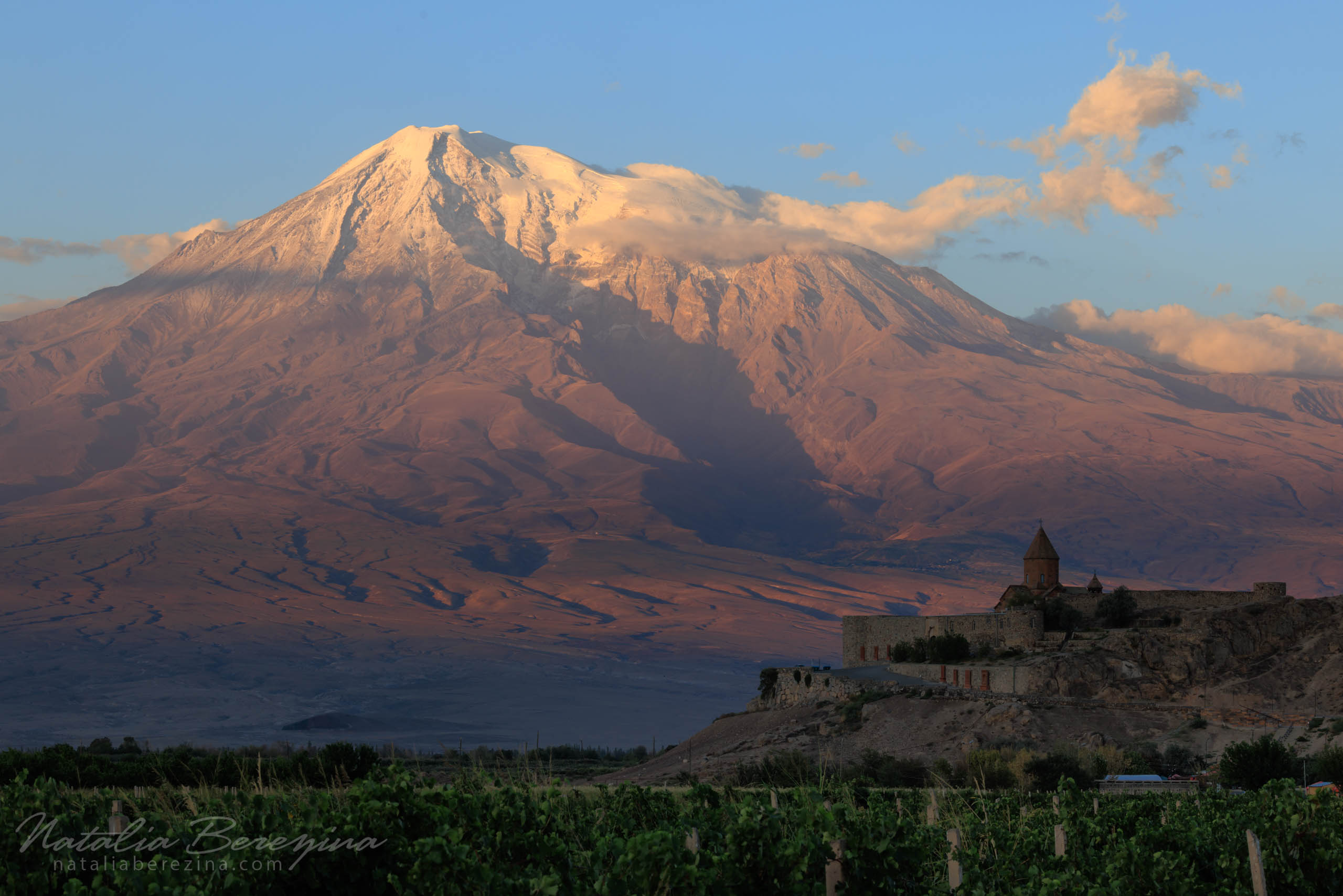 Armenia, landscape, Khor Virap,  mountain, snow, sunlight, church AR1-NB086A2796 - Armenia - Natalia Berezina Photography