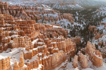 Bryce-Canyon,-USA,-landscape,-mountains,-snow,-stone,-orange