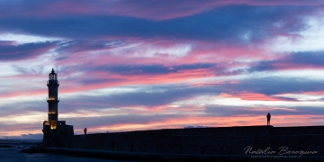 Greece,-Crete,-cloud,-sunset,-lighthouse,-pink,-sky,-2x1