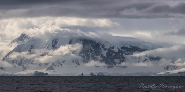 Antarctica,-snow,-mountain,-winter,-sky,-cloud,-monochrome,-2x1