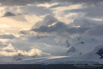 Antarctica,-snow,-mountain,-winter,-sky,-cloud,-monochrome