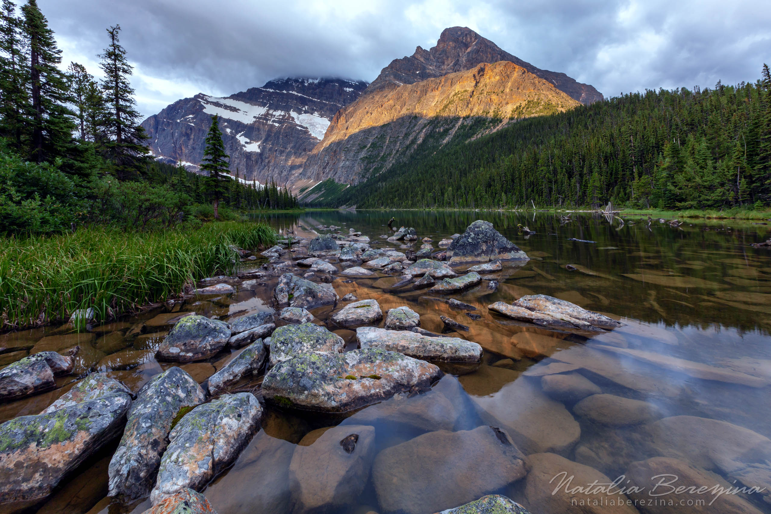 Canada, Rocky Mountains, sky, stones CA1-NBDK1U6508 - Rocky Mountain, Canada - Natalia Berezina Photography