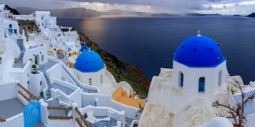 Santorini-(Thira),-Cyclades,-Greece,-cityscape,-blue,-chapel,-2x1