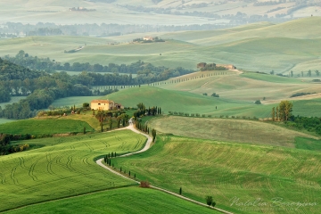 Tuscany,-Italy,-cityscape,-green